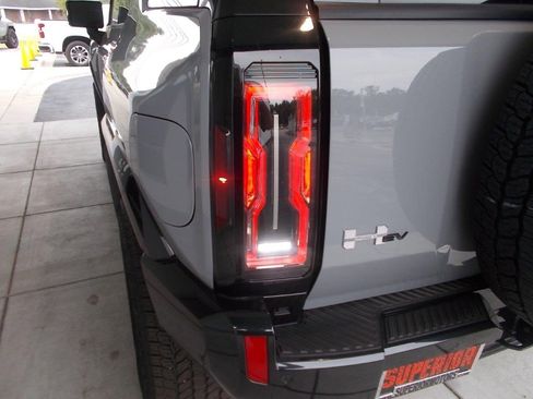 New 2025 GMC Hummer EV 2X image 11