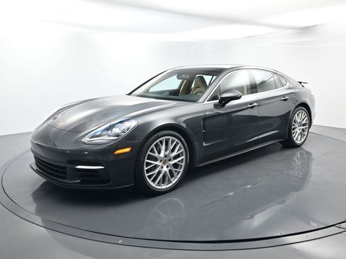 Used 2018 Porsche Panamera 4S image 1