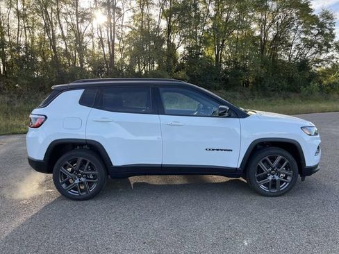 New 2026 Jeep Compass Limited w/ Sun, Sound & Navigation Group AWD/4WD image 10