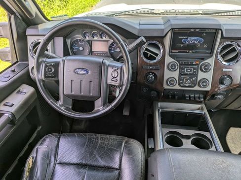 Used 2016 Ford F250 Lariat RWD image 17