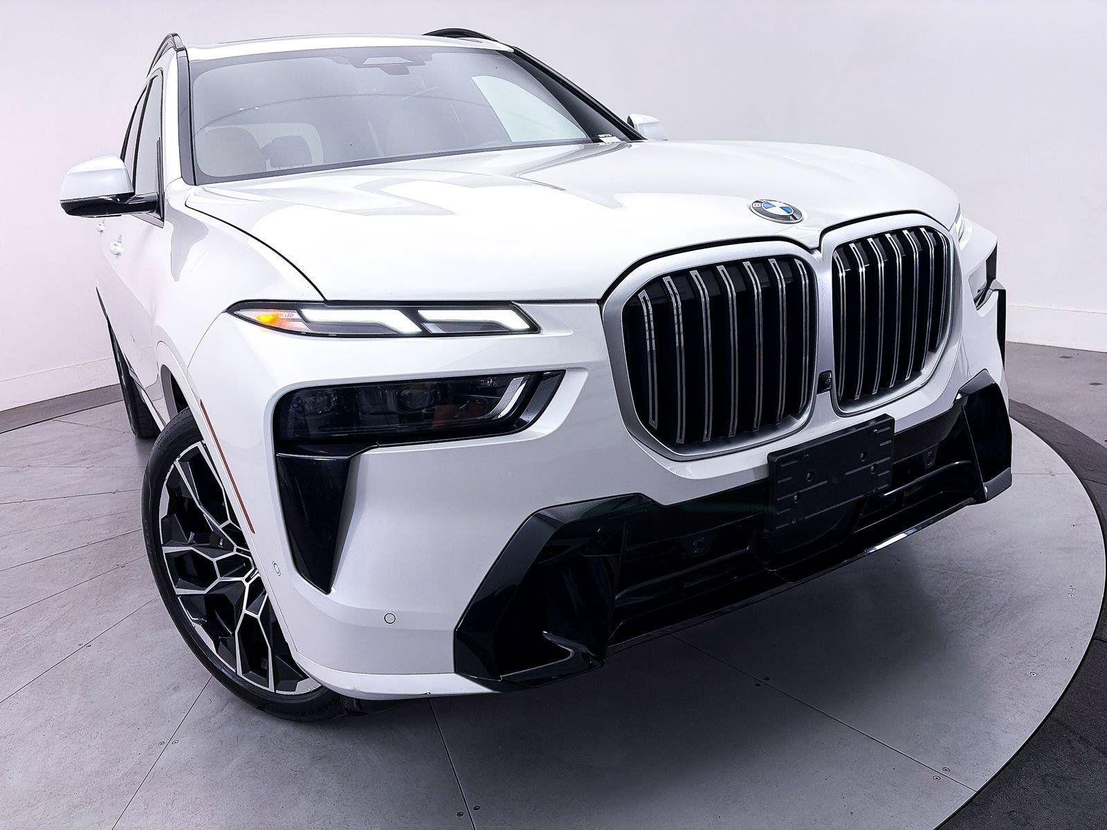 Used 2023 BMW X7 xDrive40i w/ M Sport Package AWD/4WD image 10