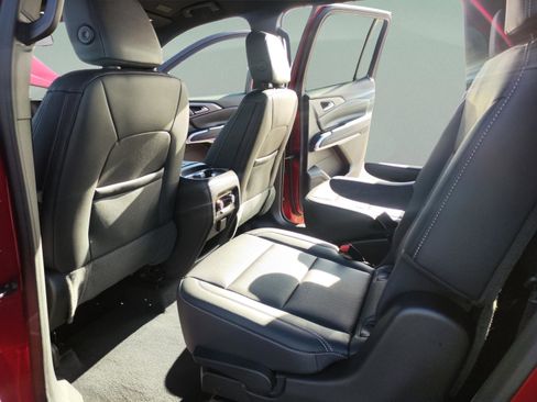 Used 2024 Chevrolet Traverse LT w/ Trailering Package image 25