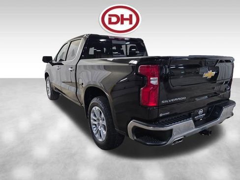 Used 2022 Chevrolet Silverado 1500 LTZ w/ LTZ Premium Package image 11