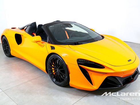 New 2026 McLaren Artura Spider RWD image 4