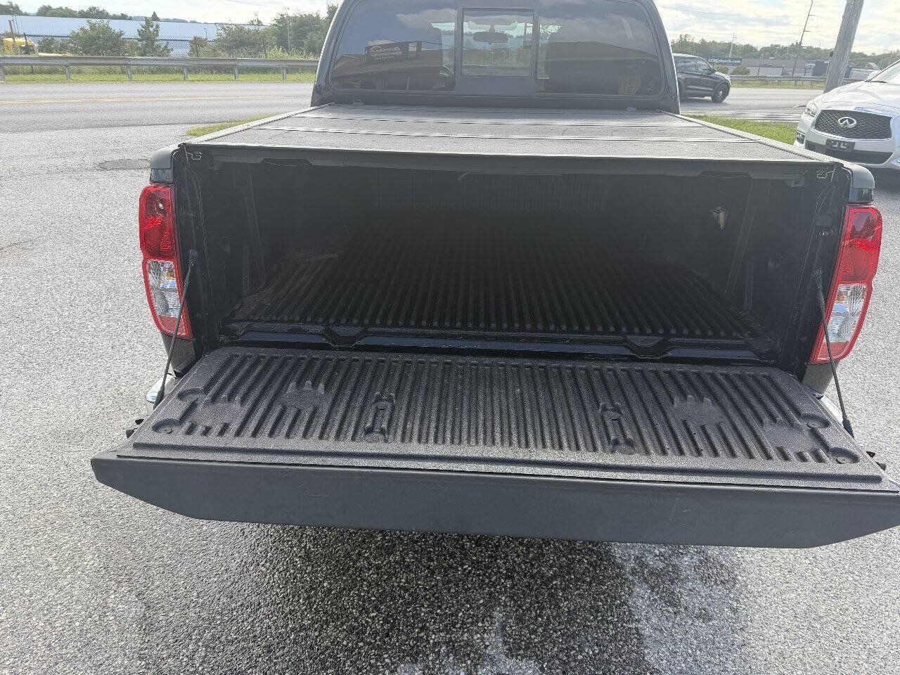 Used 2018 Nissan Frontier SV AWD/4WD image 23