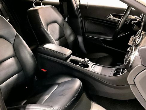 Used 2015 Mercedes-Benz GLA 250 image 9