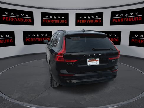 Used 2023 Volvo XC60 B5 Core image 7