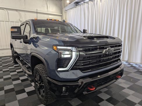 Used 2025 Chevrolet Silverado 2500 LTZ w/ Trail Boss Package AWD/4WD image 5
