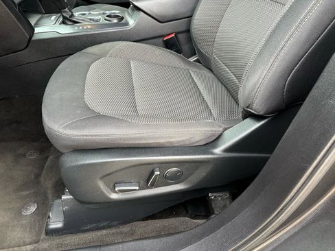 Used 2018 Ford Explorer XLT w/ Equipment Group 201A image 22