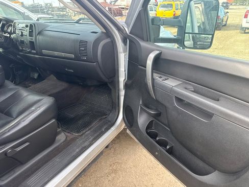 Used 2014 Chevrolet Silverado 3500 LT w/ Interior Plus Package image 17