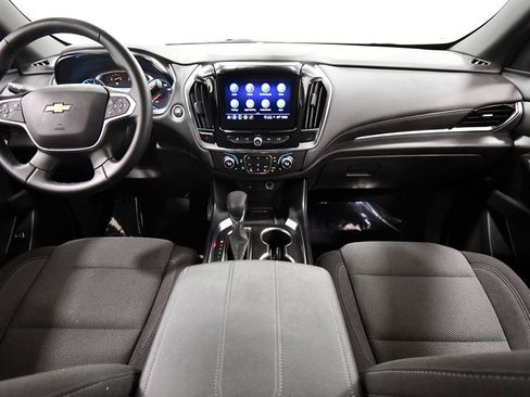 Used 2023 Chevrolet Traverse LT AWD/4WD image 3
