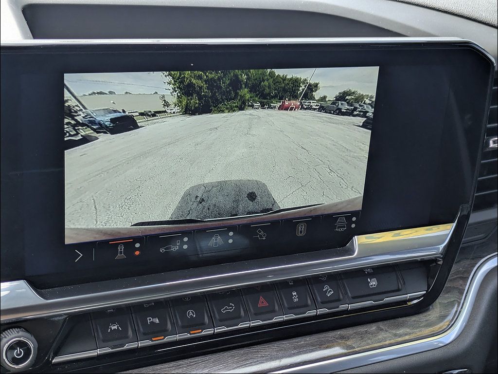 Certified 2025 Chevrolet Silverado 1500 LTZ AWD/4WD image 28