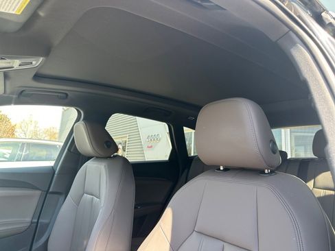 Certified 2025 Audi Q5 Premium w/ Convenience Package AWD/4WD image 25