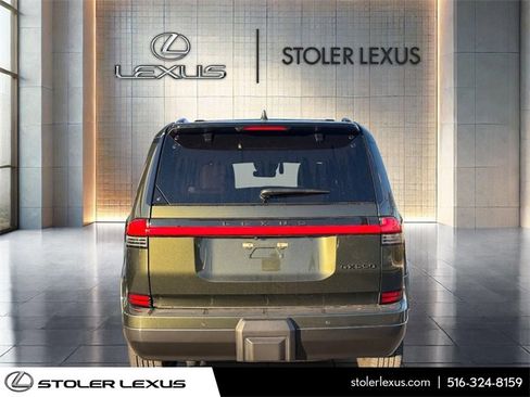Used 2024 Lexus GX 550 image 11