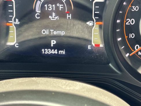 Used 2025 Jeep Gladiator Mojave AWD/4WD image 27