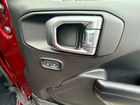 Used 2021 Jeep Wrangler Unlimited Rubicon w/ Dual Top Group AWD/4WD image 38