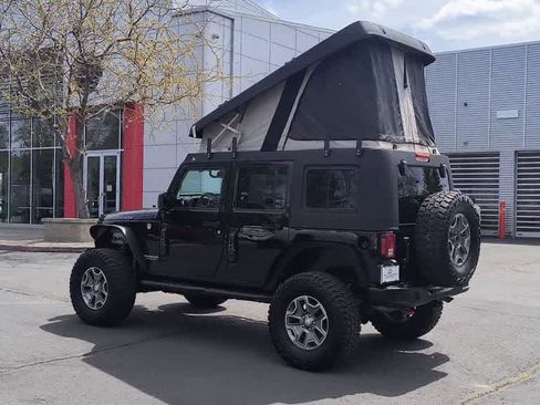 Used 2017 Jeep Wrangler Unlimited Rubicon w/ Connectivity Group AWD/4WD image 6