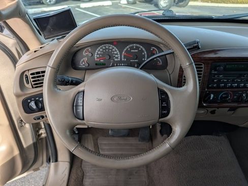 Used 2001 Ford F150 Lariat image 12