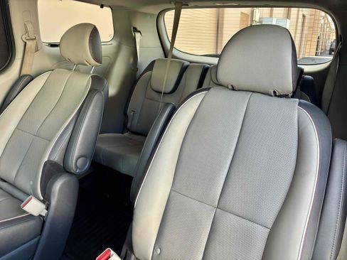 Used 2015 Kia Sedona SX FWD image 34