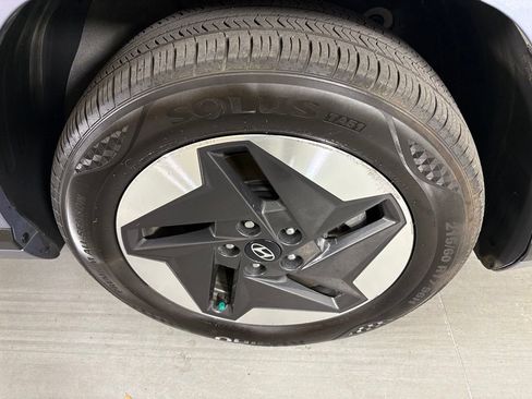 Used 2024 Hyundai Kona SE FWD image 11