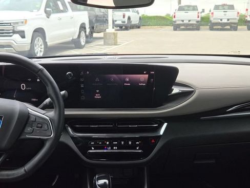 Used 2026 Buick Envista Avenir FWD image 16