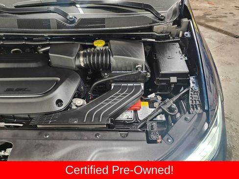 Used 2025 Chrysler Pacifica Select image 36