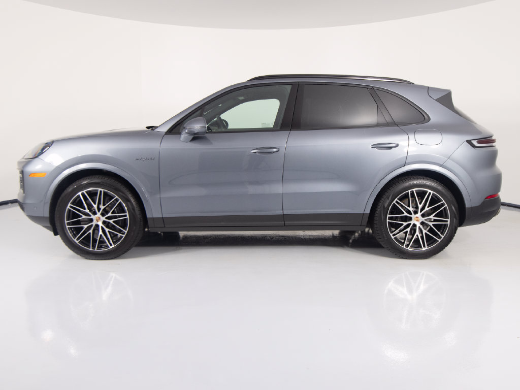 Certified 2026 Porsche Cayenne E-Hybrid AWD/4WD image 7