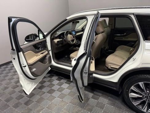 Used 2022 Lincoln Corsair Reserve w/ Equipment Group 201A AWD/4WD image 13