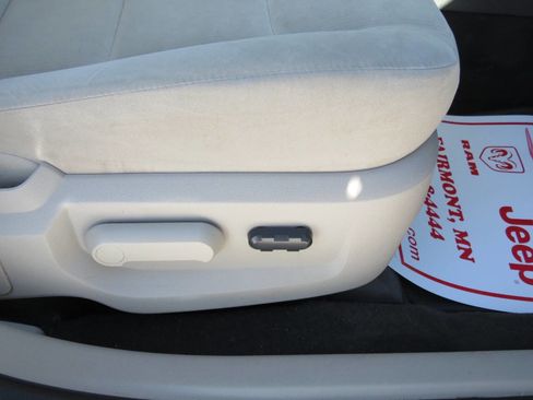 Used 2009 Ford Taurus SEL image 8