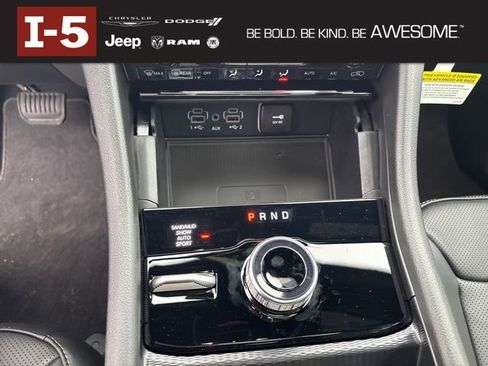 New 2025 Jeep Grand Cherokee Limited w/ Luxury Tech Group II image 19