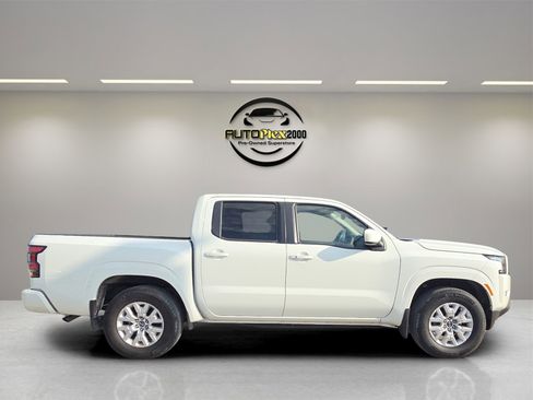 Used 2022 Nissan Frontier SV image 8