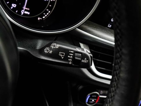 Used 2022 Alfa Romeo Stelvio Ti image 35