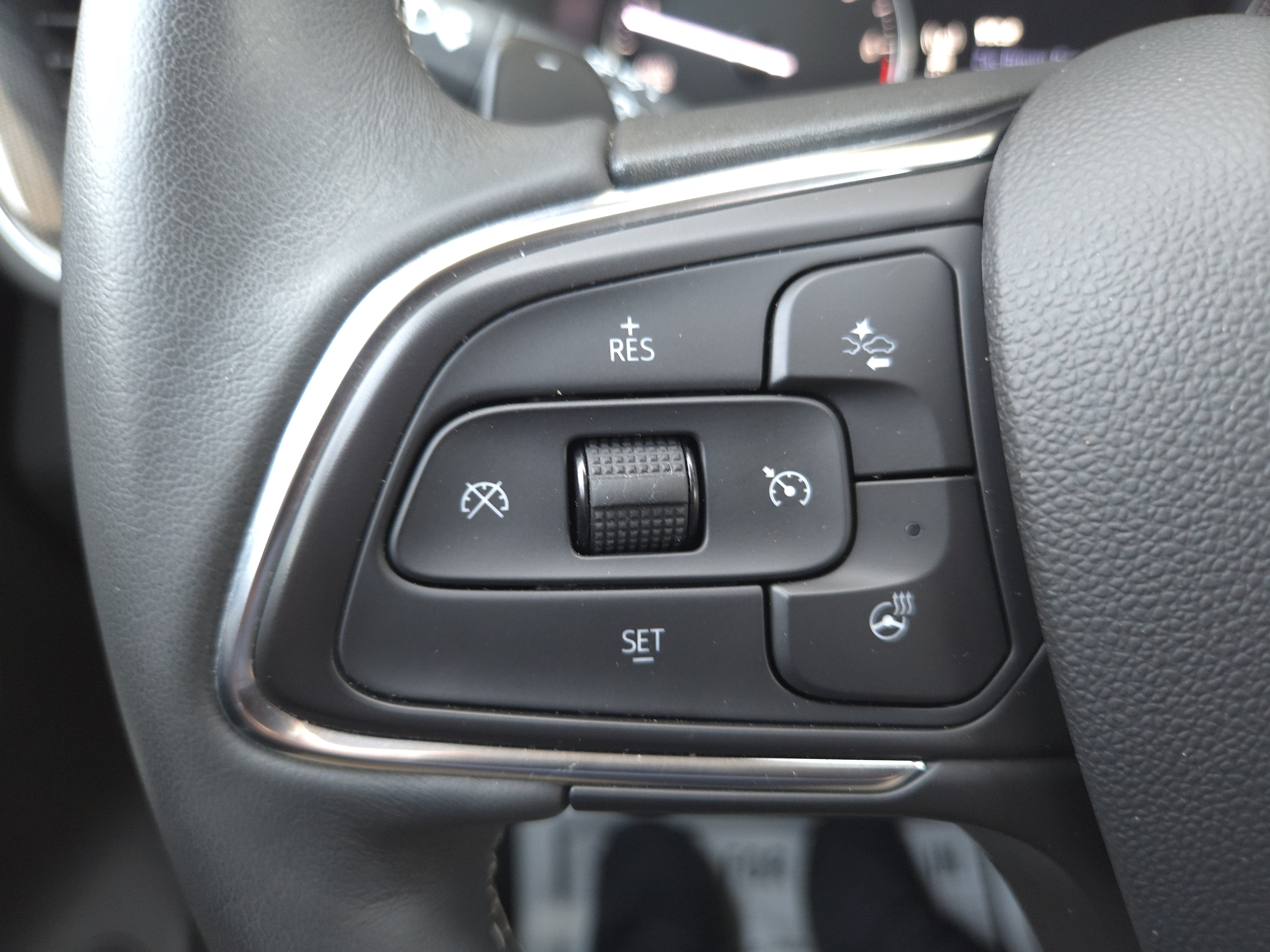 Used 2023 Buick Envision Essence w/ Technology Package I AWD/4WD image 11