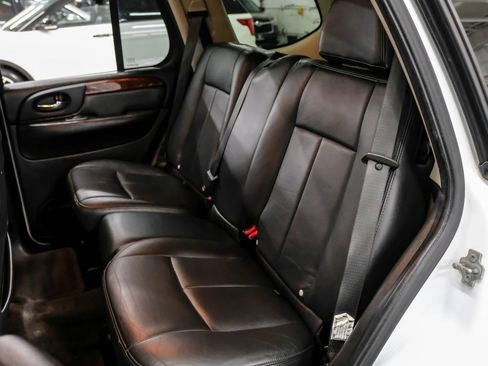 Used 2009 GMC Envoy Denali w/ Sun And 6-Disc Cd Package AWD/4WD image 35