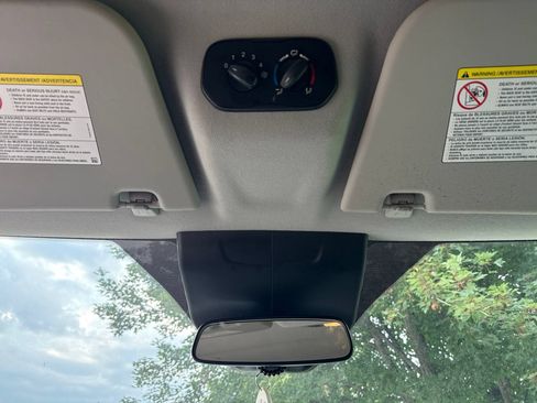 Used 2015 Ford Transit 350 XLT RWD image 21