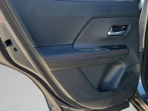 Certified 2025 Nissan Kicks SR FWD image 10