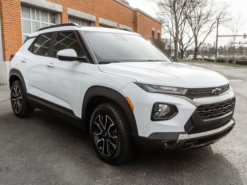 Used 2023 Chevrolet TrailBlazer ACTIV w/ Sun and Liftgate Package image 8