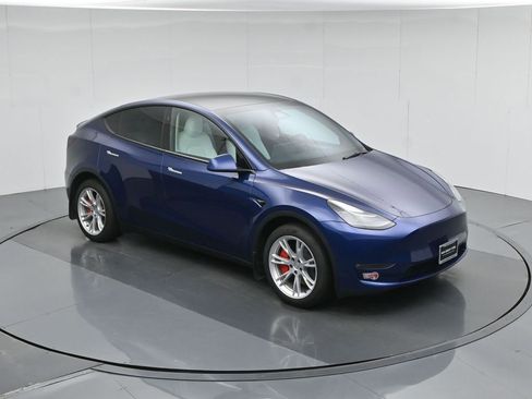 Used 2024 Tesla Model Y Long Range image 37