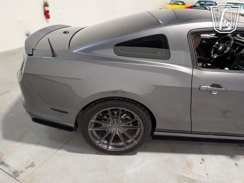Used 2014 Ford Mustang GT Premium image 34