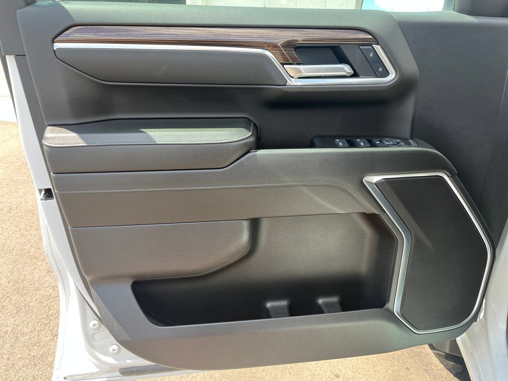 New 2025 Chevrolet Silverado 1500 LT AWD/4WD image 10