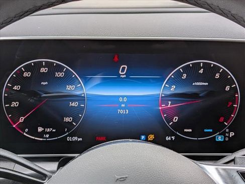 Used 2025 Mercedes-Benz GLC 300 image 11