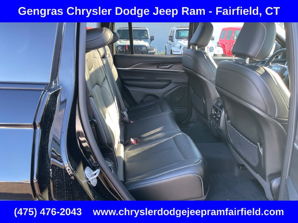 Used 2025 Jeep Grand Cherokee Limited AWD/4WD image 26