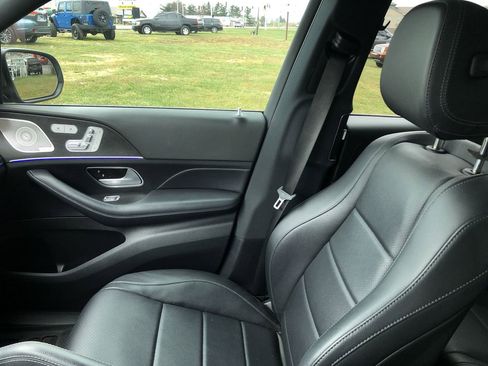 Used 2021 Mercedes-Benz GLS 450 4MATIC image 25