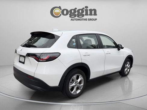 Certified 2023 Honda HR-V LX image 5