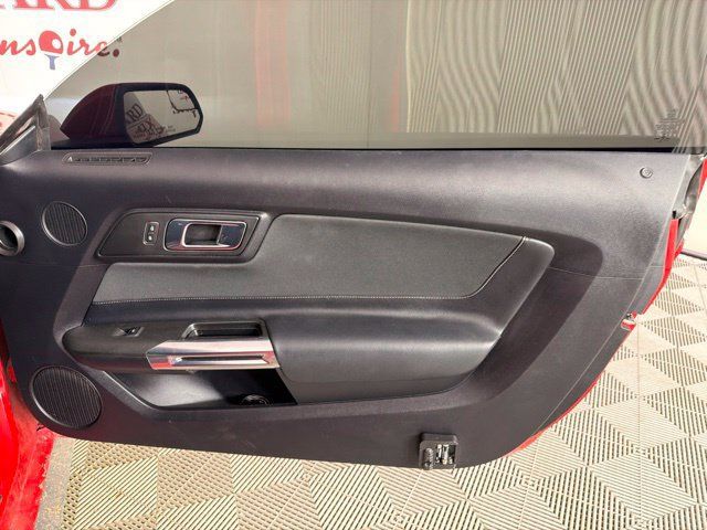 Used 2018 Ford Mustang Coupe w/ Equipment Group 101A RWD image 31
