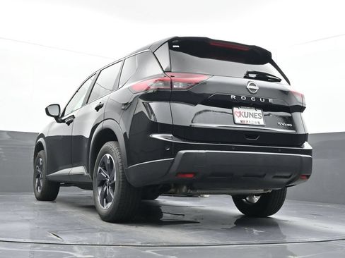 Used 2024 Nissan Rogue SV AWD/4WD image 51