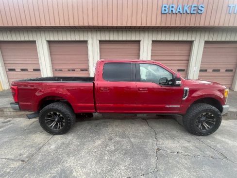 Used 2017 Ford F250 Lariat w/ Lariat Value Package image 8