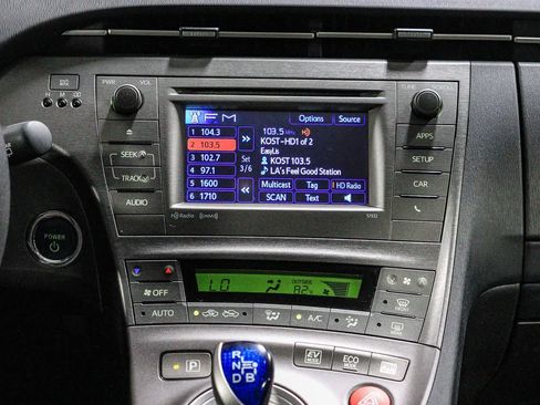 Used 2015 Toyota Prius Three w/ Solar Roof Package FWD image 17
