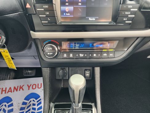 Used 2016 Toyota Corolla LE FWD image 29