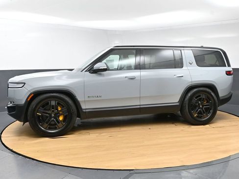 Used 2023 Rivian R1S Adventure AWD/4WD image 5